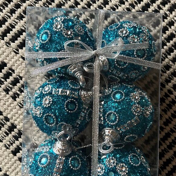 Set of 6 Christmas ornaments aqua blue and silver NWT - Picture 3 of 4